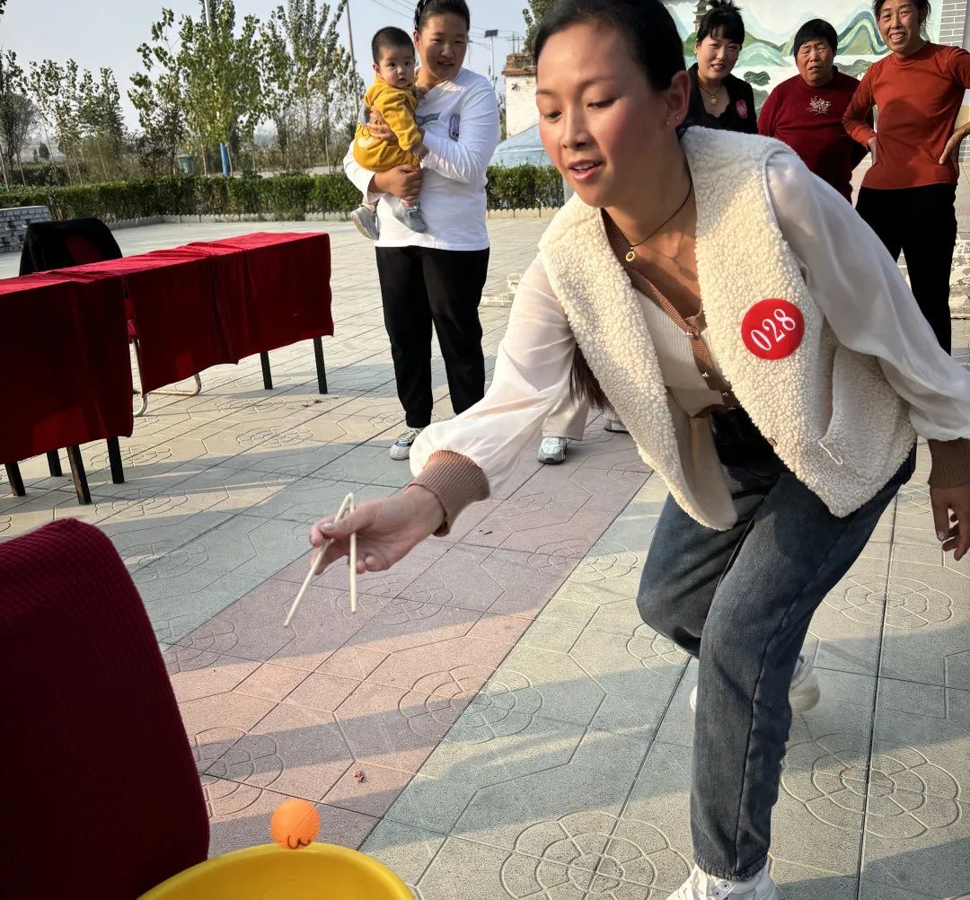 九游官网-特色全民趣味足球，乡村村民的运动狂欢的简单介绍