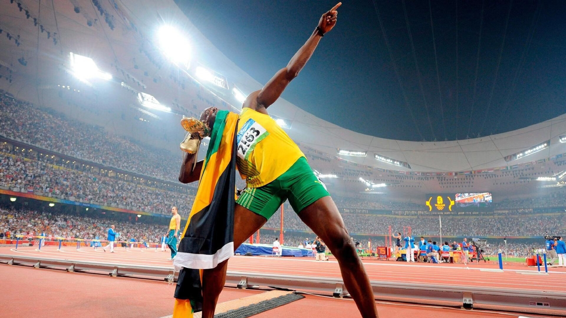 乌拉圭队前锋马丁内斯在巴黎奥运会上表现出色,前乌拉圭国脚威廉姆斯-马丁内斯