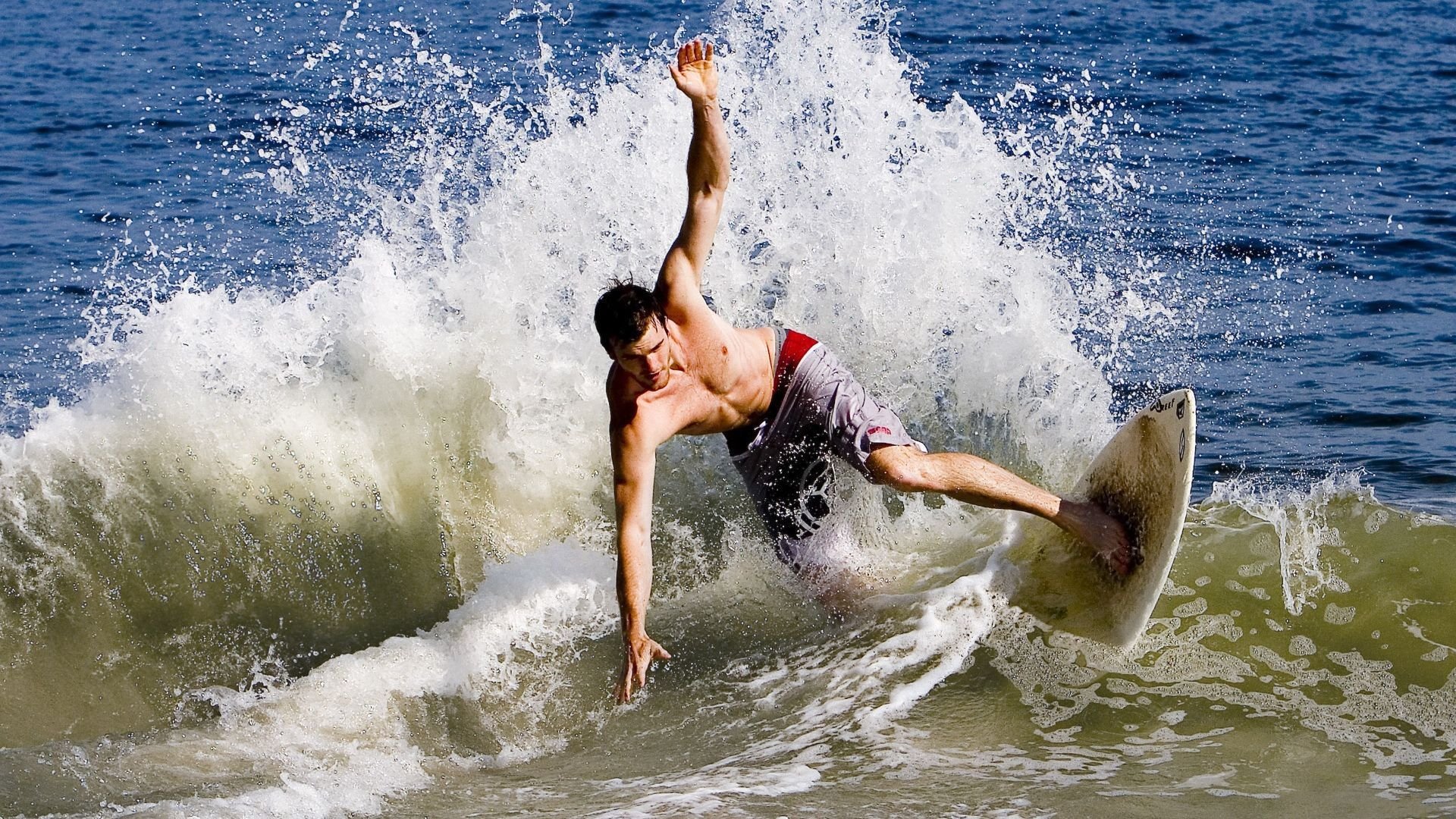 九游平台官网-西甲锋线爆发，巴萨取胜迎来新气象，4个月有望减11分差距 巴萨正上演西甲史上最大逆转