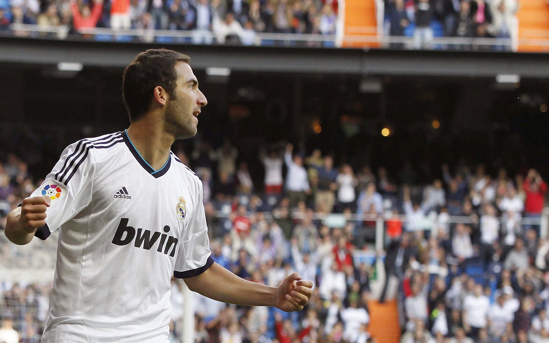 九游体育网站-欧冠比赛中最恐怖的锋线组合盘点，欧冠最高分出局